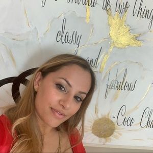 Meet your Posher, Melissa